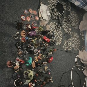 Disney infinity figures and game set